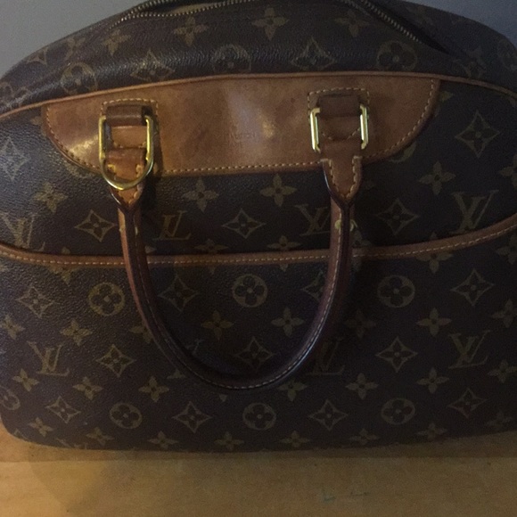 Louis Vuitton Handbags - Louis Vuitton Deauville